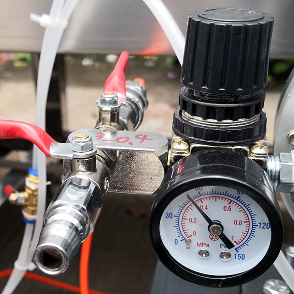 Automatic hydro dipping tank barometer