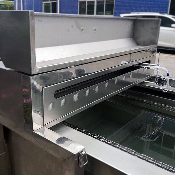 Automatic hydro dipping tank sprayer